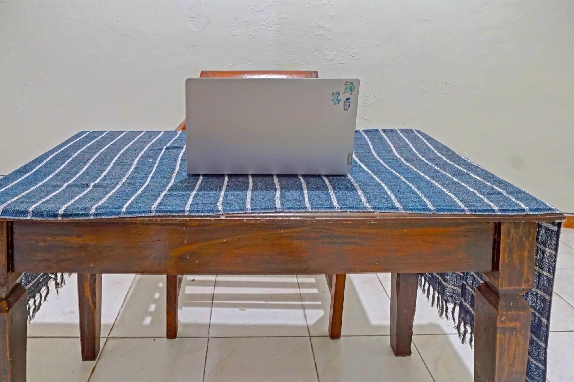 Oyo Life 91896 Kost Bu Dewi Syariah Hotel ปาซูรูอัน ภายนอก รูปภาพ